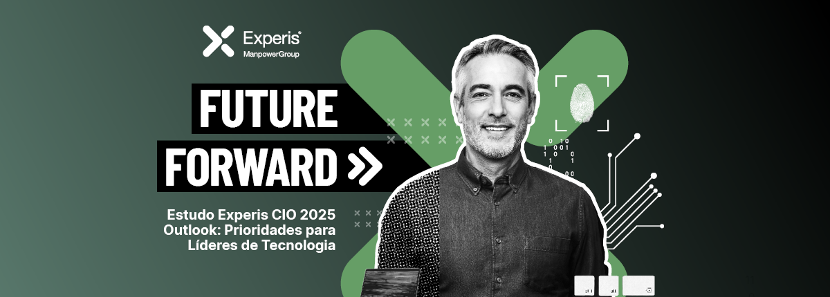 Um homem sorridente com cabelos grisalhos e barba rala, em preto e branco, sobre um fundo verde escuro com elementos tecnológicos e o texto "FUTURE FORWARD >> Estudo Experis CIO 2025". Um homem sorridente com cabelos grisalhos e barba rala, em preto e branco, sobre um fundo verde escuro com elementos tecnológicos e o texto "FUTURE FORWARD >> Estudo Experis CIO 2025".