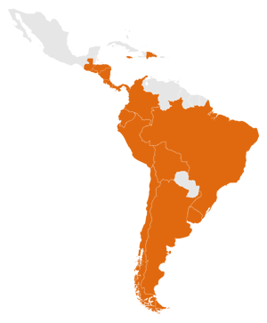 A imagem é um mapa da América Latina onde o Brasil e a maioria dos países da América do Sul e América Central, incluindo o México, estão em laranja. Alguns países, como Guiana, Suriname, Guiana Francesa, Belize e Haiti, estão em cinza.