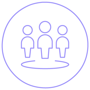 Ícone de três pessoas dentro de círculo em linha fina roxa. Ícone de três pessoas dentro de círculo em linha fina roxa.
