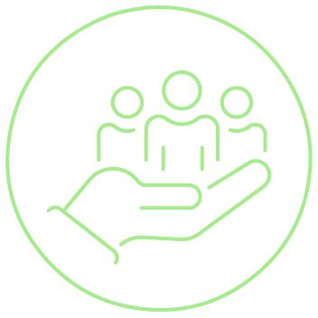 Ícone verde de mão sustentando pessoas, simbolizando cuidado, apoio ou gestão de pessoas.